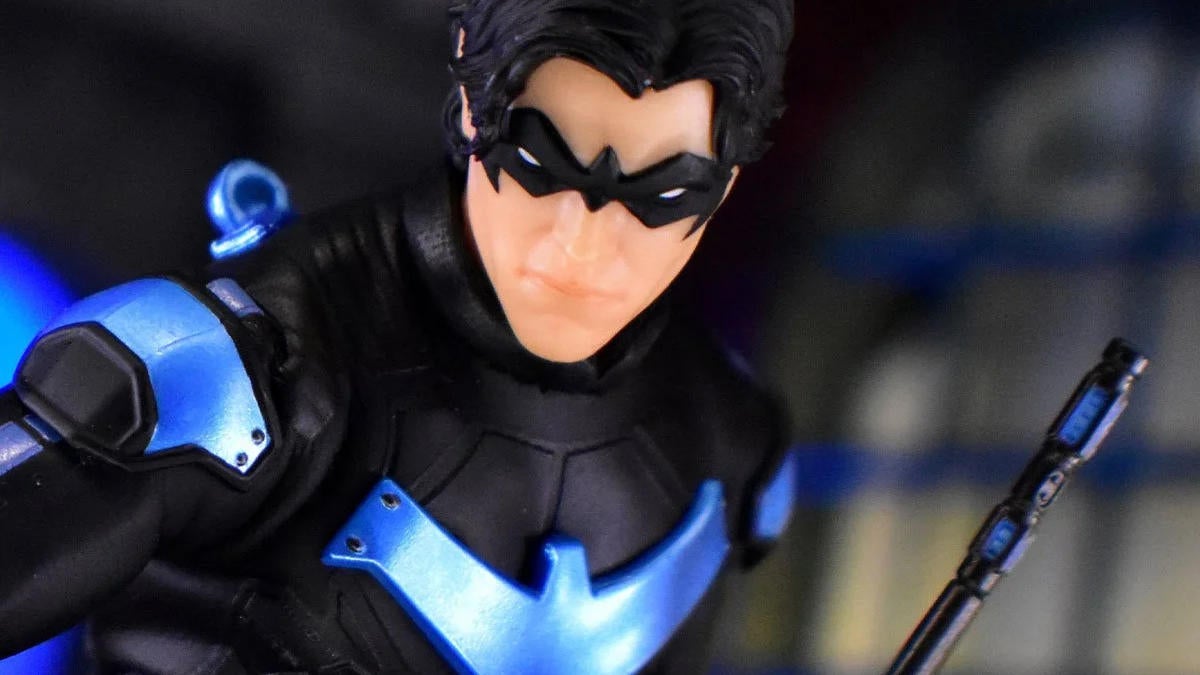 mezco-one-12-nightwing